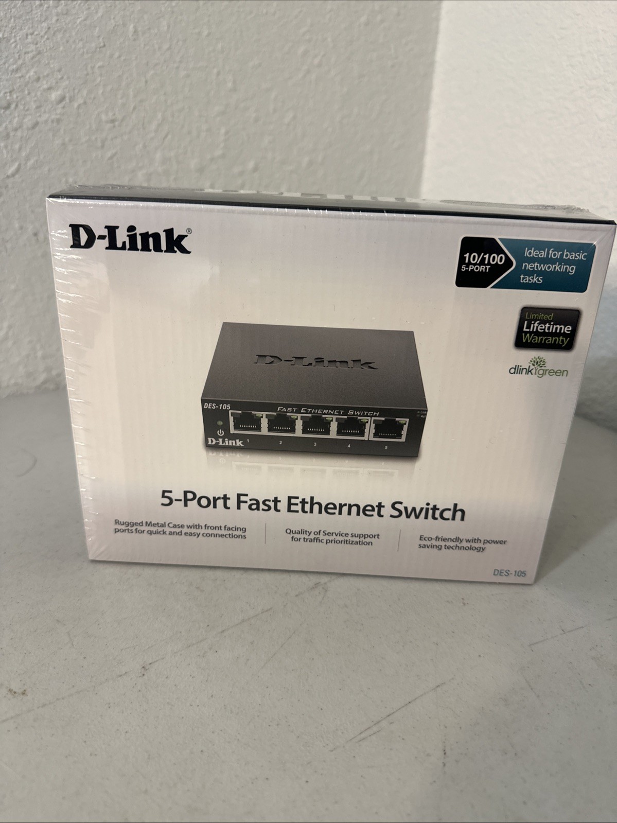 D-Link 5 Port Fast Ethernet Switch Model:DES105 H/W Ver:C4 Brand New / Sealed