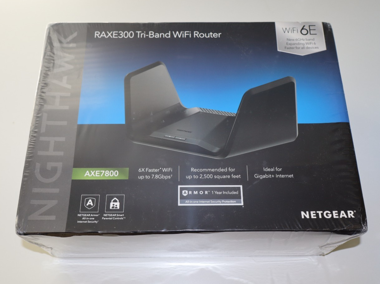NETGEAR Nighthawk RAXE300 AXE7800 Tri-Band WiFi 6E Router - RAXE300-100NAS