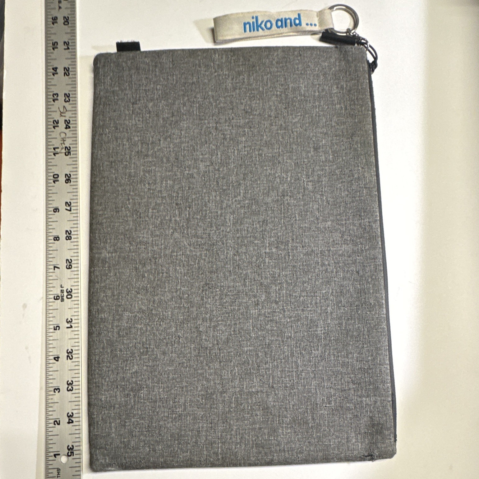 Incase Padded Gray Fabric Laptop Sleeve Case 13in Universal Solid EST-1997