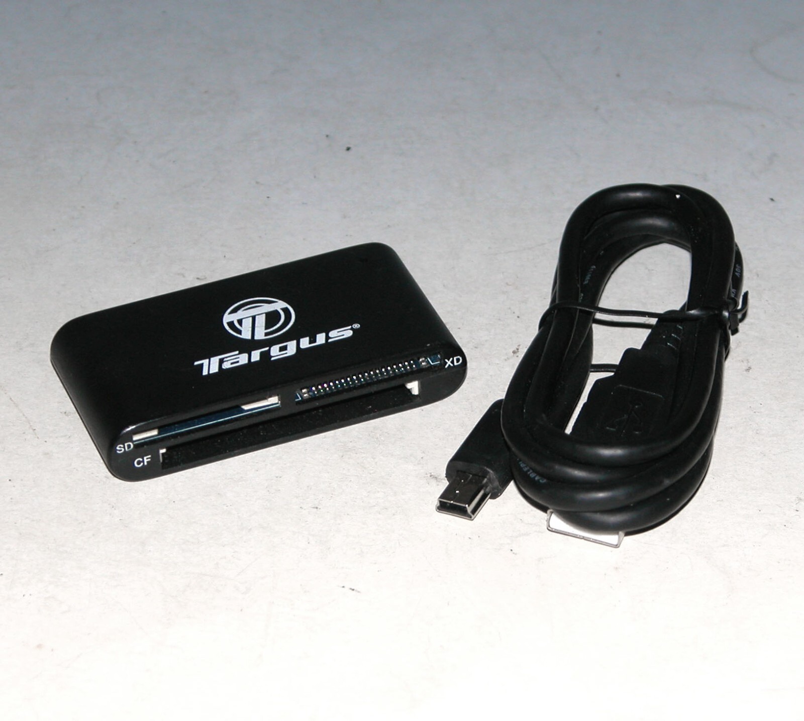 Targus Universal 25 in 1 Memory Card Reader/Writer TGR-CRD25