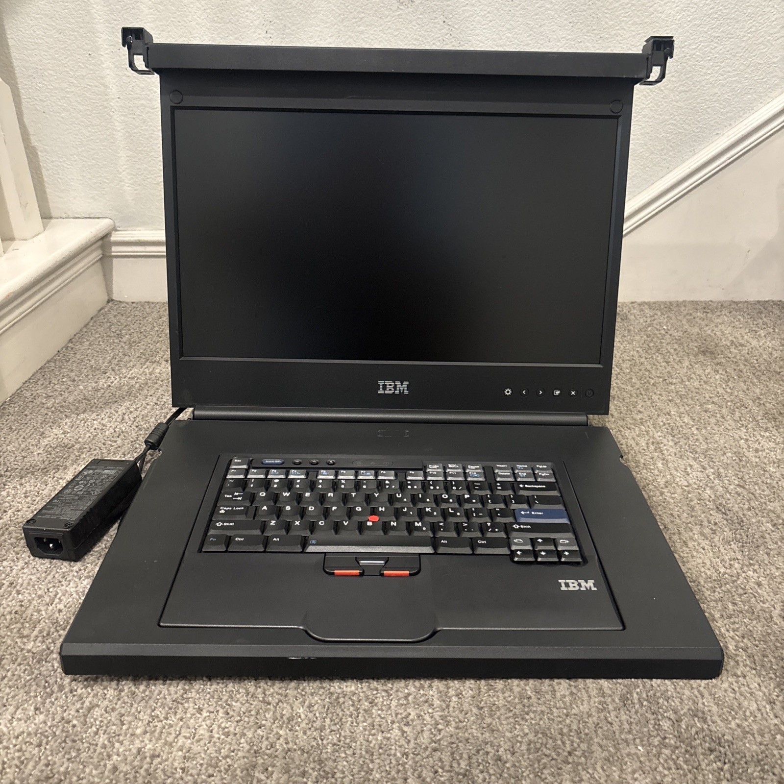 IBM 38L6308 1723-8BX 18.5" 1U Rackmounted Monitor  1723-HC1  95Y2287