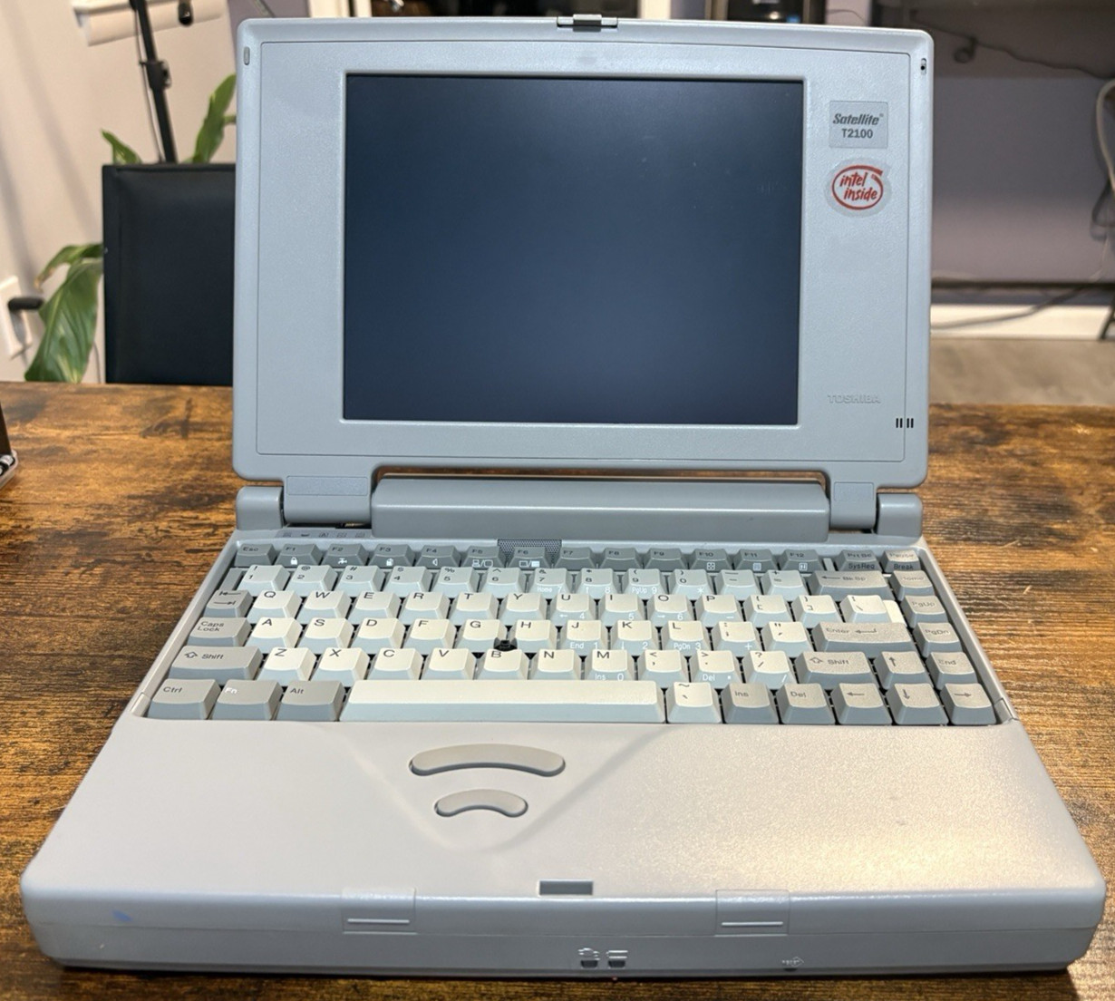 Toshiba Satellite T2100 Vintage Laptop - No Battery -  No OS