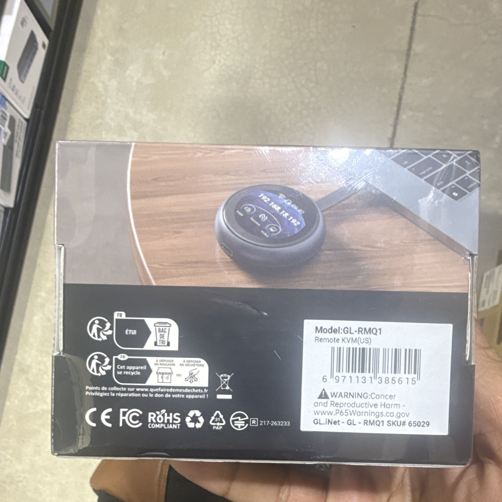GL.iNet Comet Q Remote KVM Switch Box Wi-Fi 6 Touchscreen USB-C GL-RMQ1