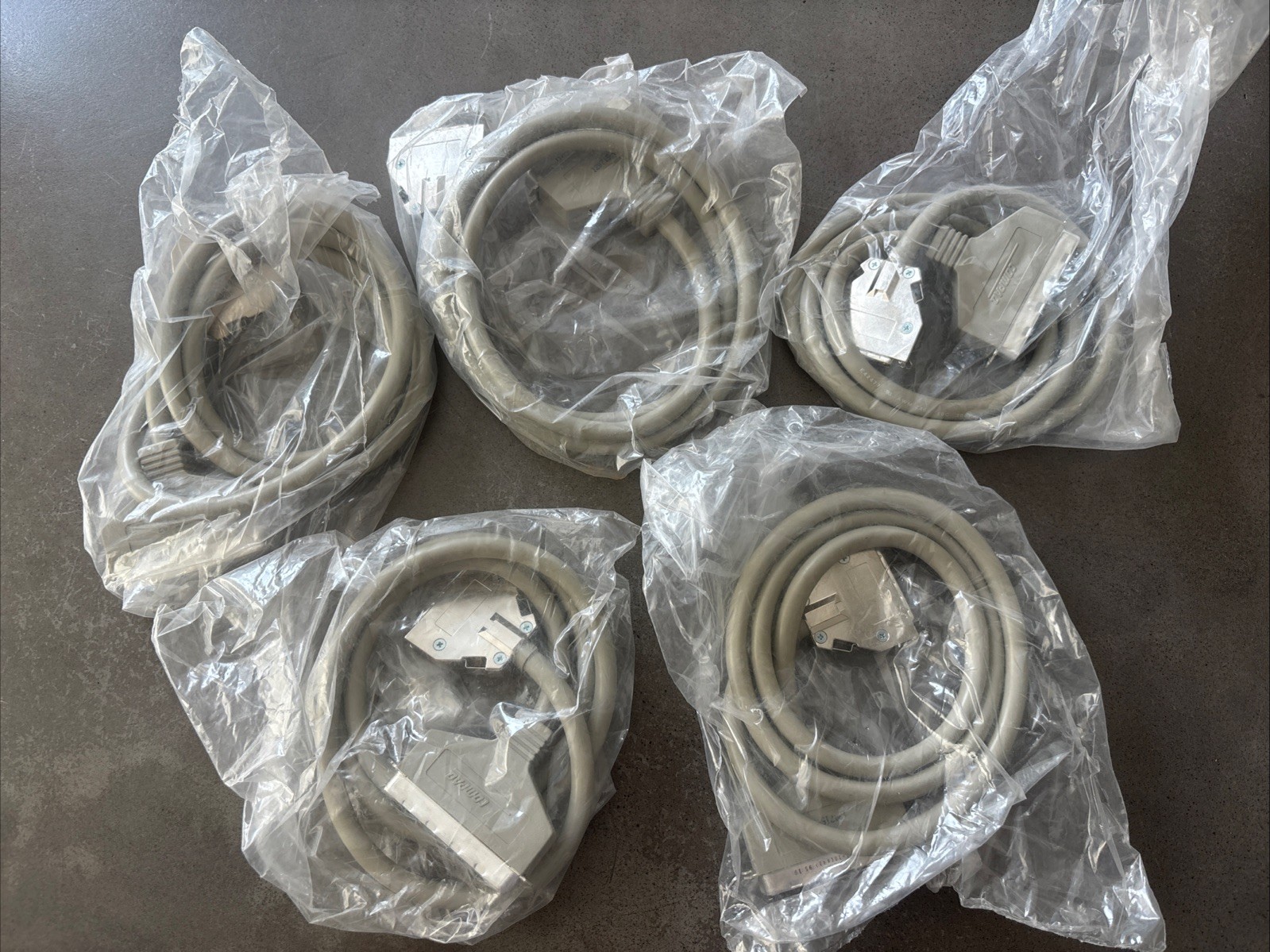 Five Compaq SCSI-II HPDB50 Male to SCSI-I CN50 Male - Beige - 4’ ft - Macintosh
