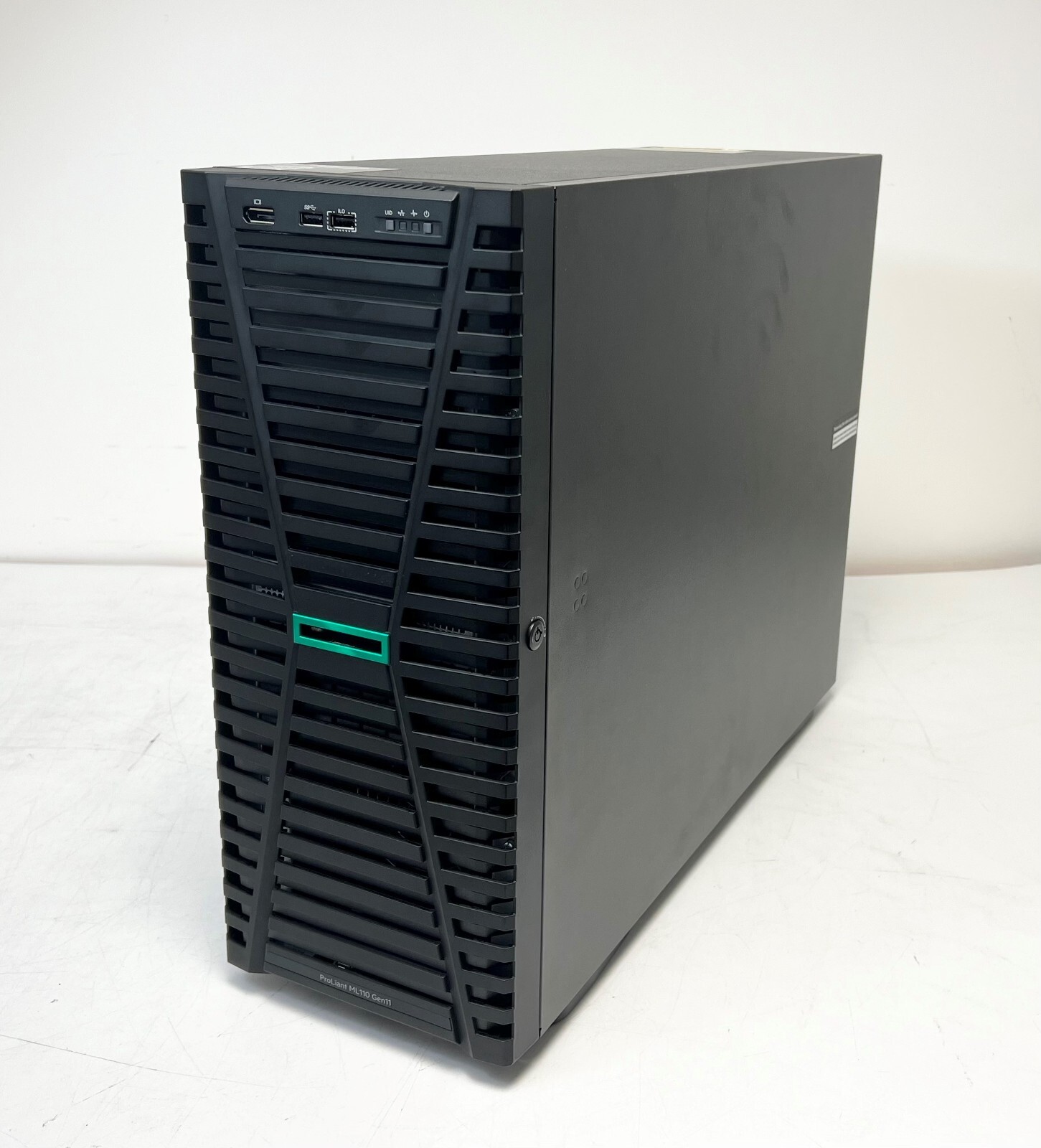 HPE ML110 Gen11 1x 5515+ 16-Cores 128GB-R MR408i-o 8x 3.84TB SSD 800W PSU Tower