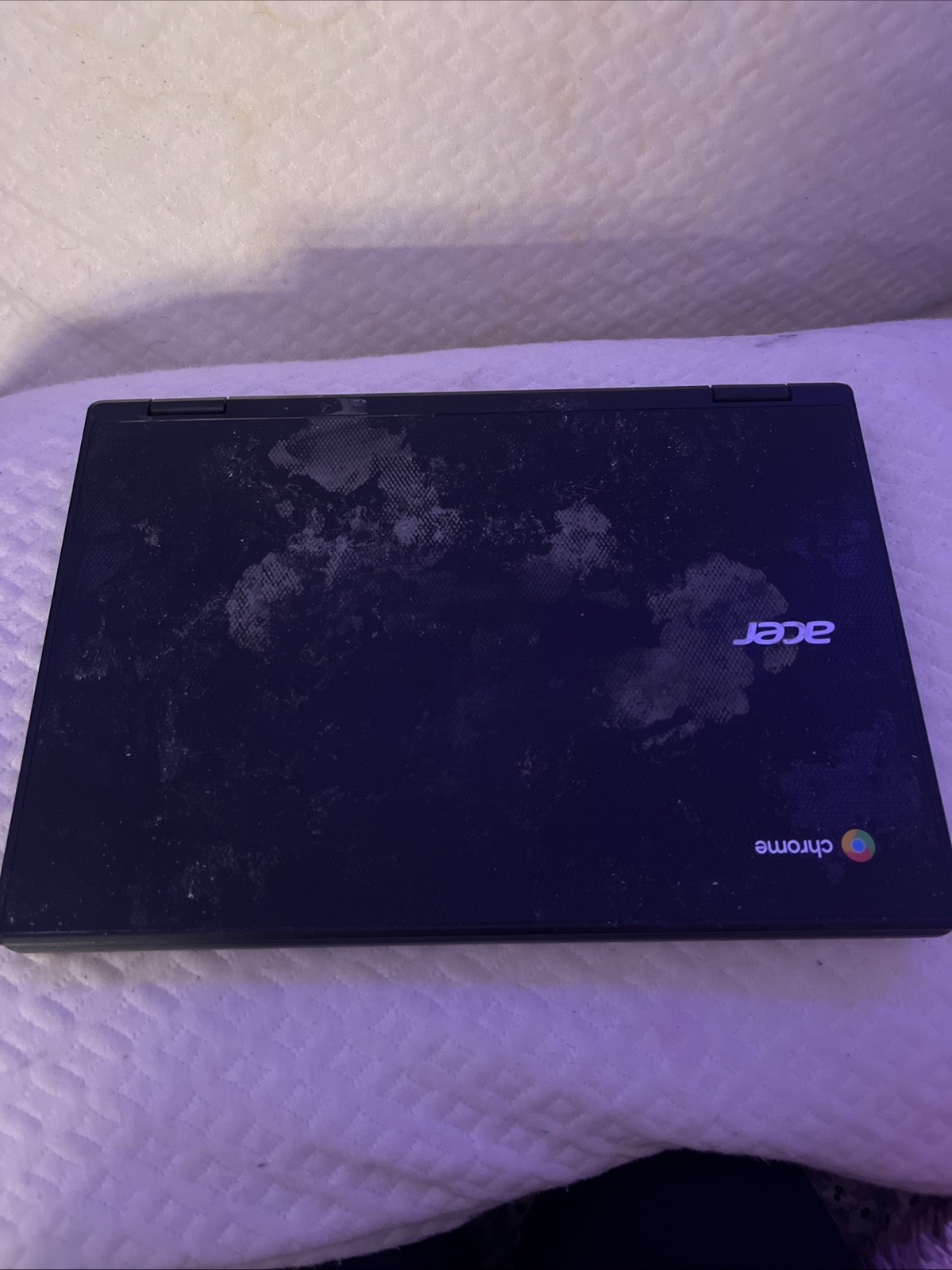 *PRICE DROP BY 400* 1 Month Old Google Chrome Laptop, minor stainingWorks Fine
