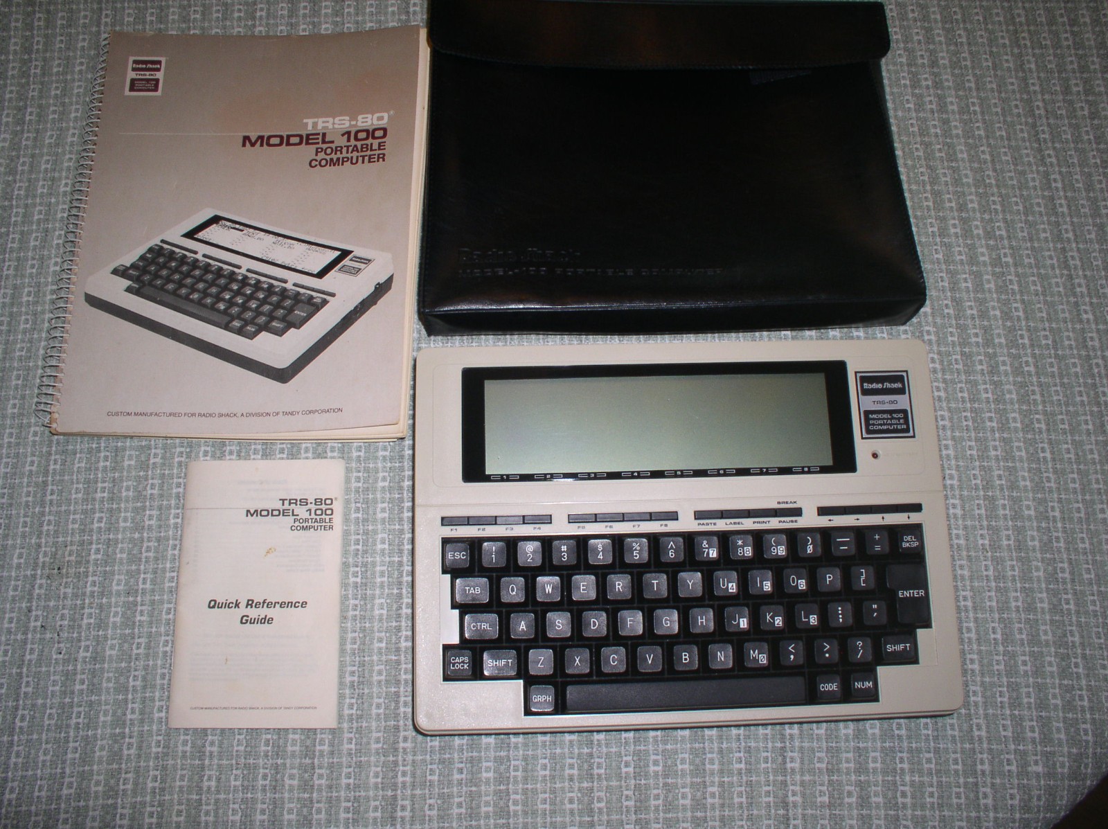 Radio Shack TRS-80 Model 100 Portable Computer Laptop - Excellent Condition