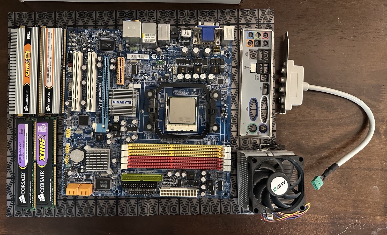 Gigabyte GA-MA69GM-S2H Motherboard AMD Athlon X2 CPU 6GB Corsair DDR2 RAM Cooler