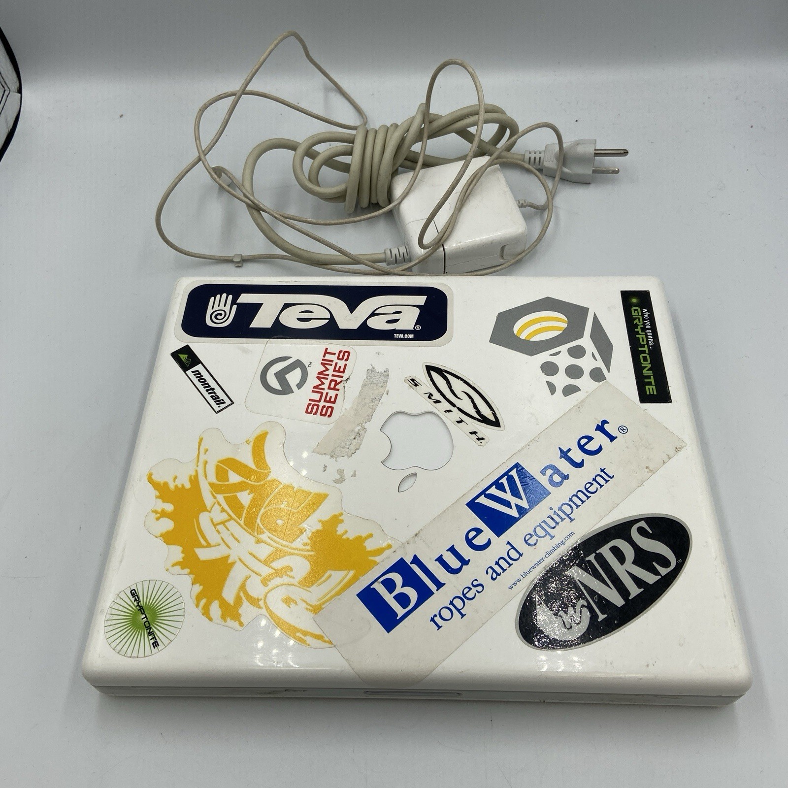 Apple A1054 Late 2003 12-inch iBook G4 | 800 MHz | 640MB RAM | 28GB macOS 10.4.0