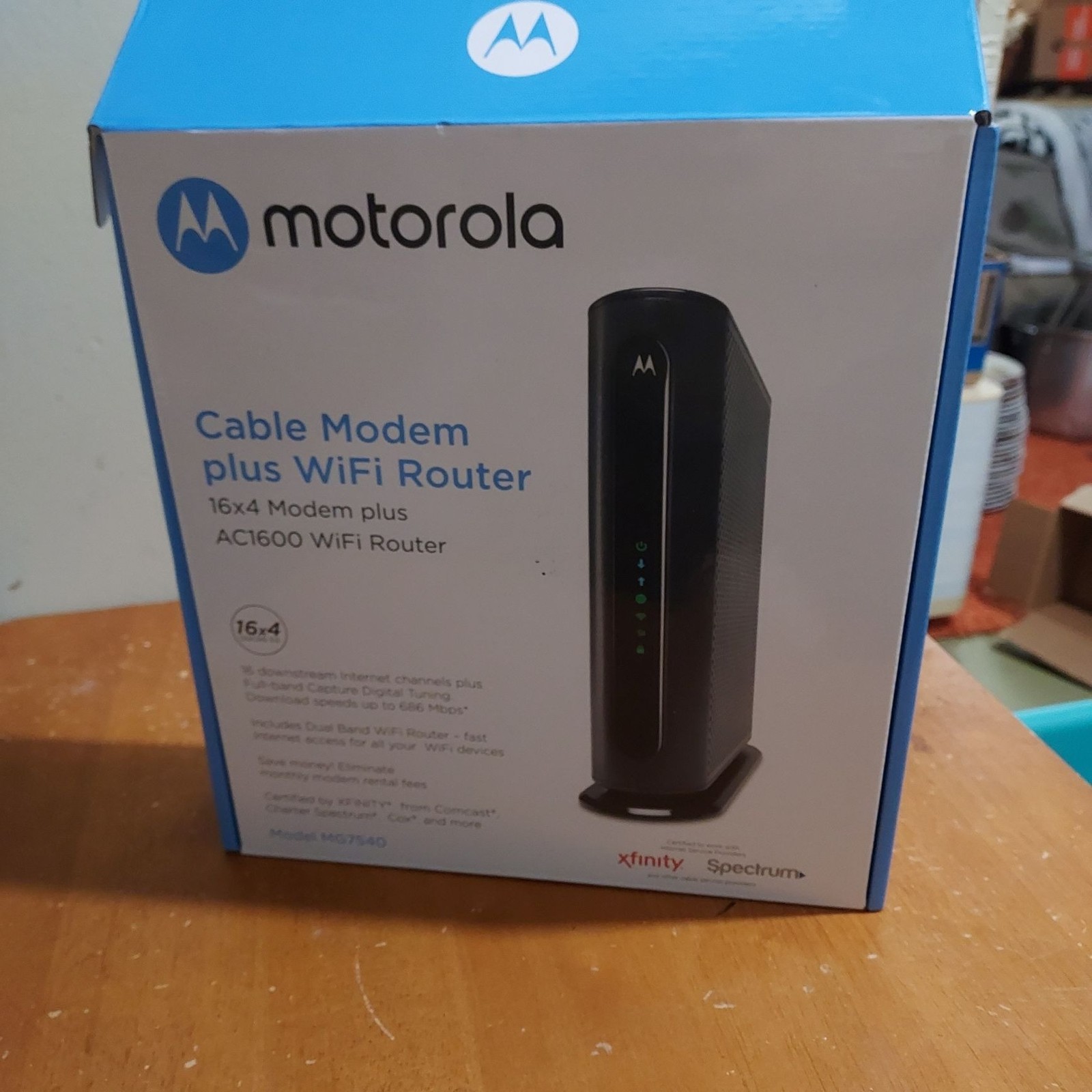 Motorola 16x4 Cable Modem Plus AC1600 Dual-Band WiFi Router Channels Xfinity
