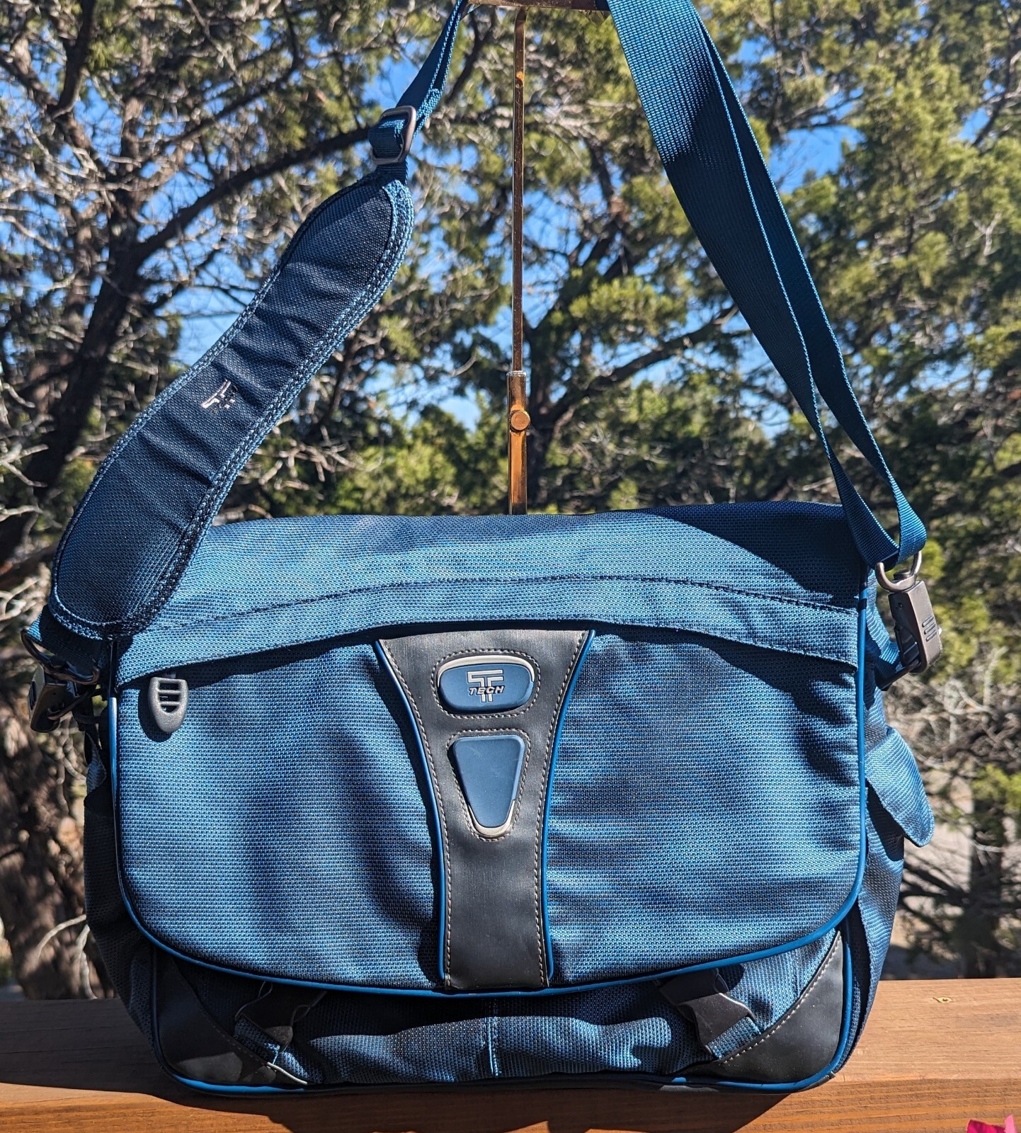 TUMI Blue Ballistic Nylon Weave T-TECH Messenger Laptop Work Bag 16" by 11.5"