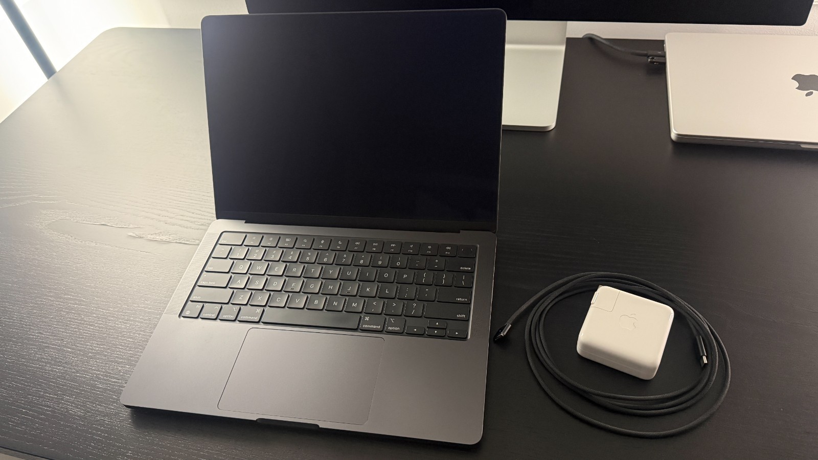 MacBook Pro 14-inch 2024 M4 Pro 12-Core CPU 16-Core GPU 24GB 512GB - MX2H3LL/A