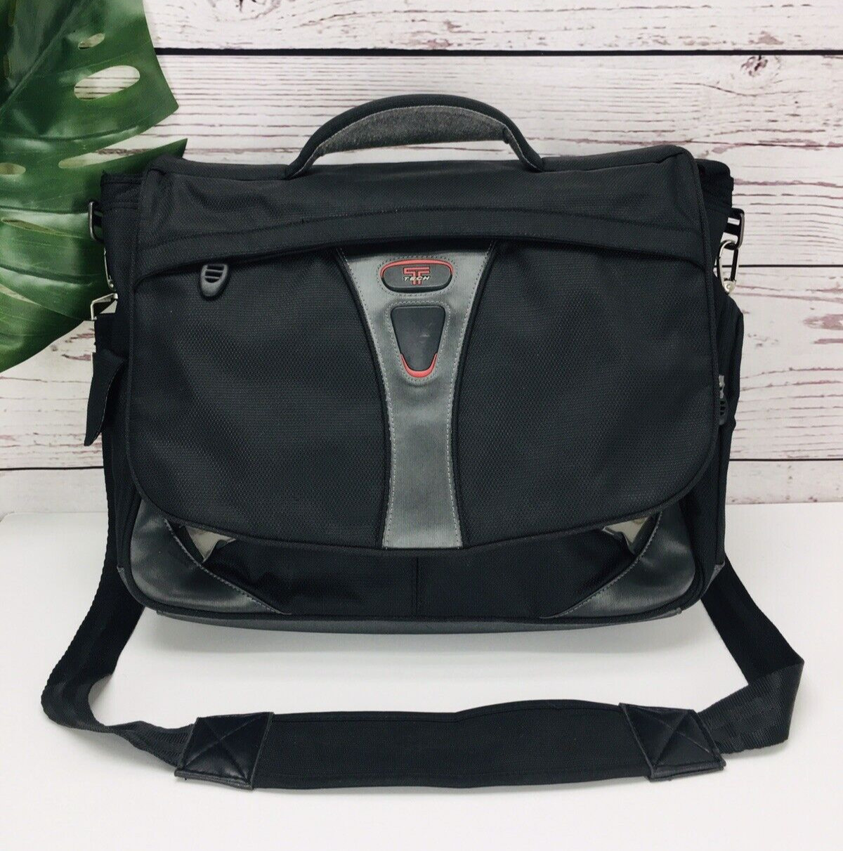 TUMI Luggage T-Tech FTX Ballistic Black Nylon LAPTOP/Messenger Bag-Travel Carry