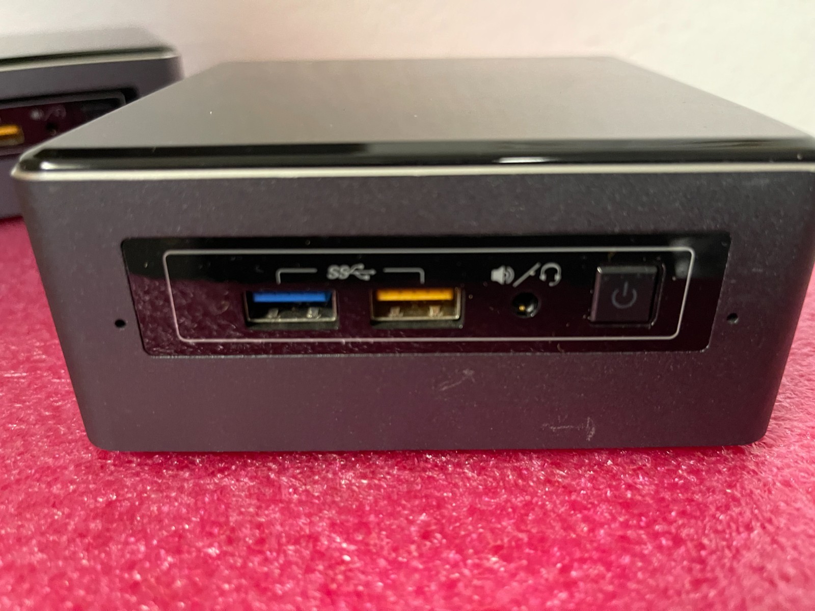 Intel NUC7i5BNH i5-7260u 2.20GHz barebone w/adapter - tested