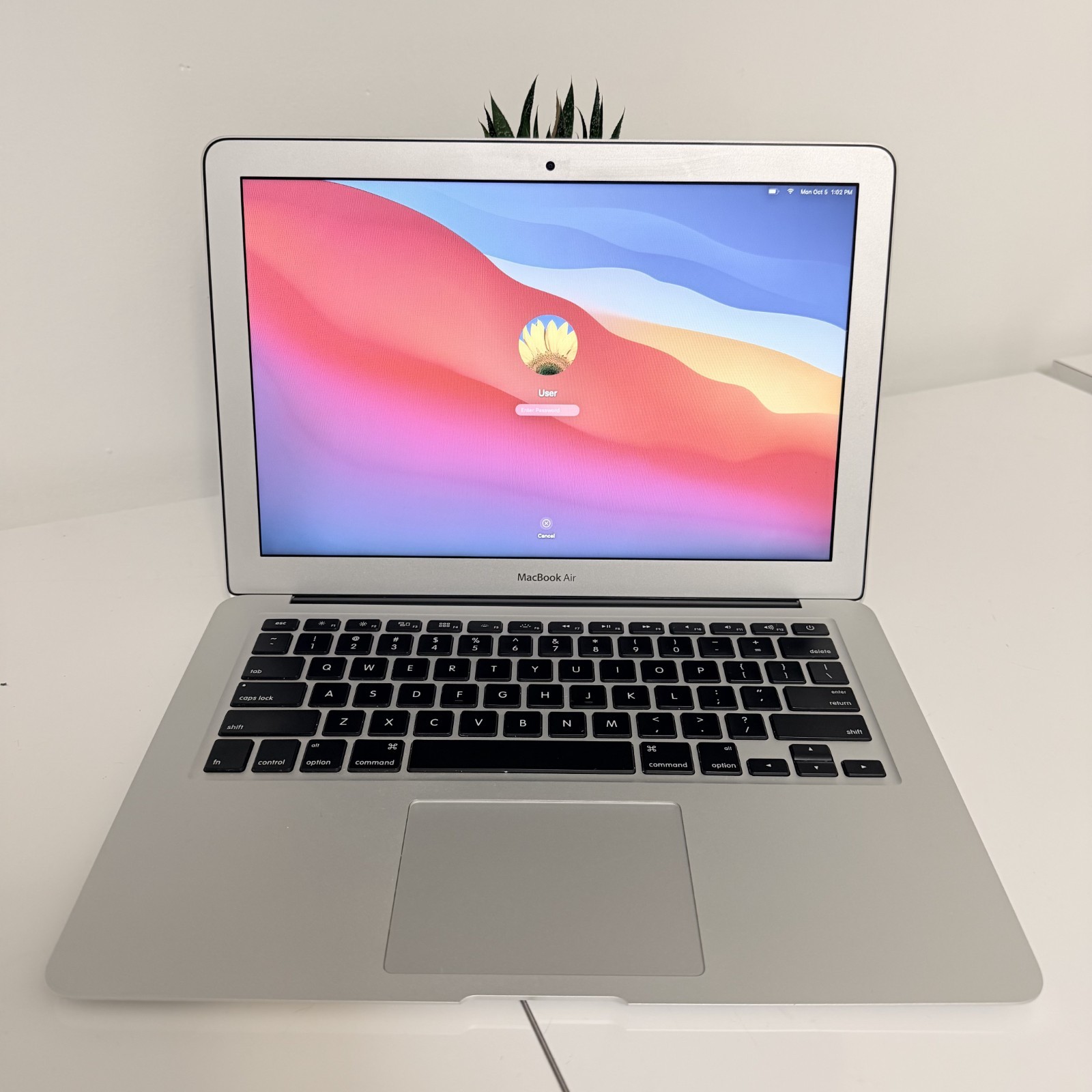 Mid 2013 Apple MacBook Air 13" A1466 i5 4GB RAM 128GB SSD Silver Cycle Count: 1