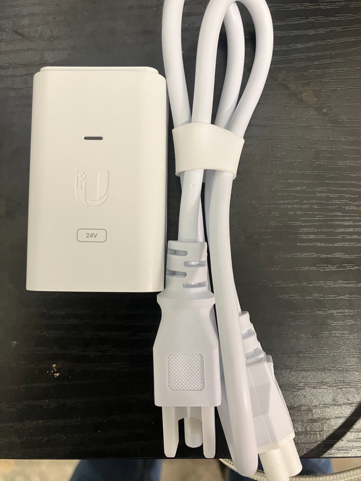Ubiquiti POE-24-7W-G-WH PoE Adapter Gigabit Injector Power Supply 24V with cord