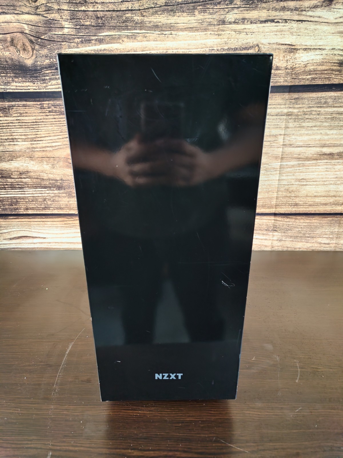 NZXT, X470 AORUS, Ryzen 5 2600, EVGA GTX 1070, 16GB DDR4, 1B HDD