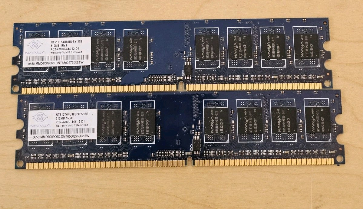 Nanya 1GB kit 2x512MB PC2-4200 DDR2-533MHz RAM BT512T64U88B0BY-37 355951-888