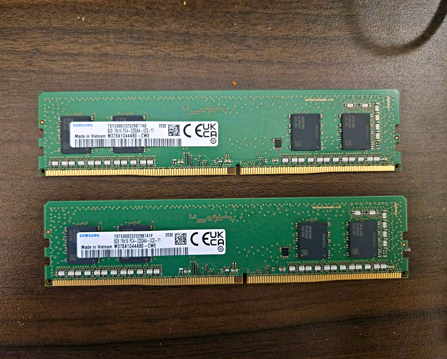 Samsung 16GB (2x8GB) DDR4 DIMM PC4-3200AA 288-Pin Non-ECC M378A1G44AB0-CWE