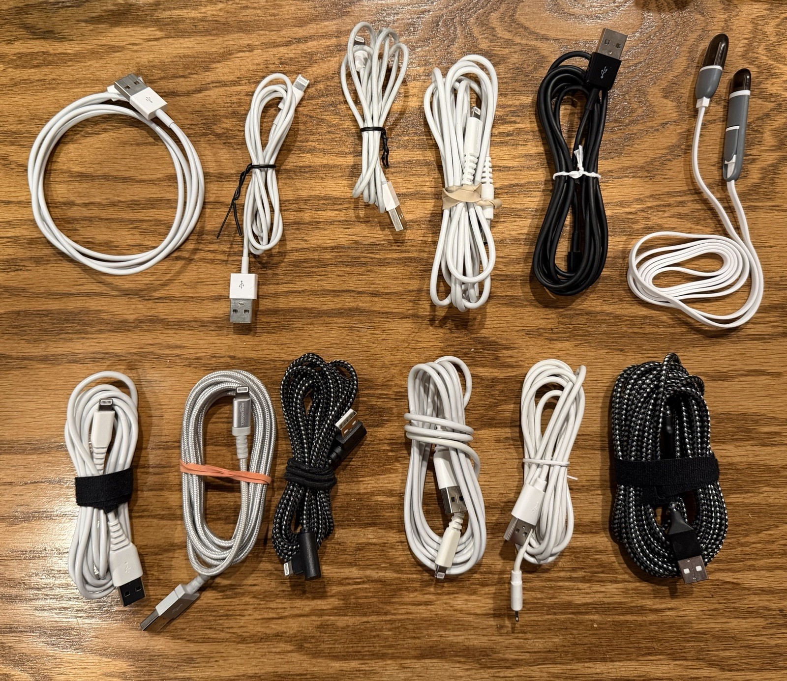 Lot of 12 Apple Lightning to USB-A Cables – Mixed Selection.  Some Brand new