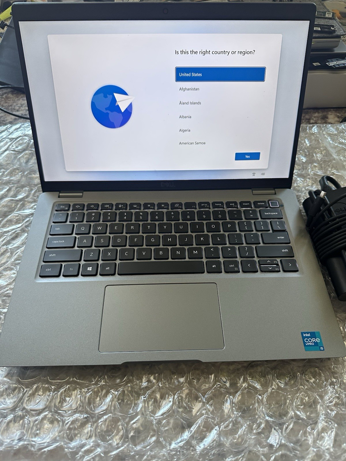 Dell Latitude 5421 14" i5-11500H 16GB RAM 256GB SSD Silver Charger