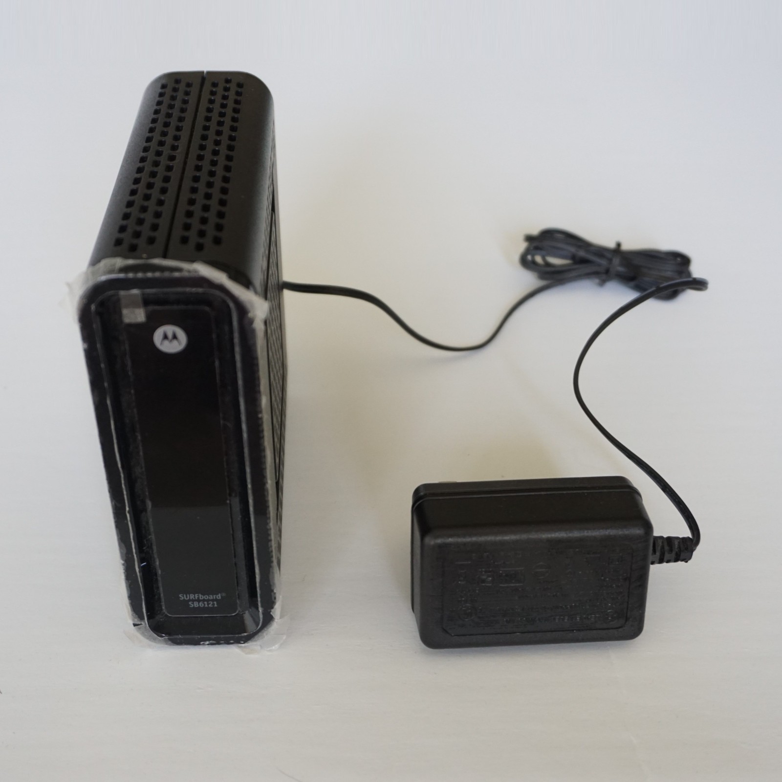 Motorola SURFboard SB6121 DOCSIS 3.0 Cable Modem with Power Adaptor