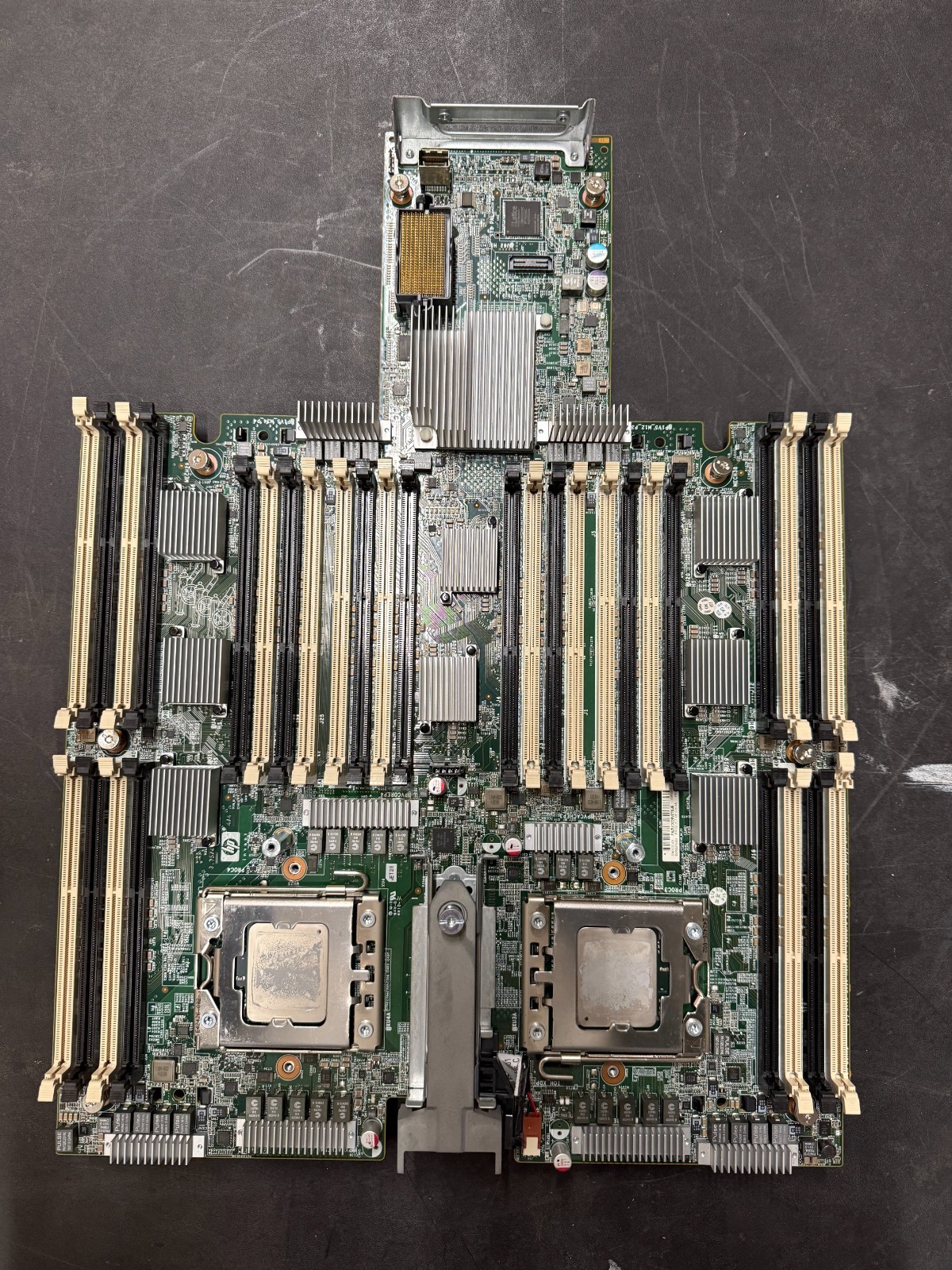 585919-001 I HPE BL680c G7 B-side System Board PCA 610092-001 w/ CPUs No Casing