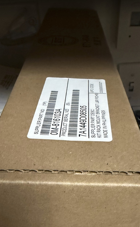 APC BACK-UPS KIT RACK MOUNT BRACKET L&R ROHS 0M-816103A - NEW IN BOX + 