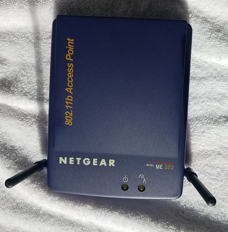 Vintage Netgear ME102 802.11b Wireless Access Point - Complete In Box - Retro