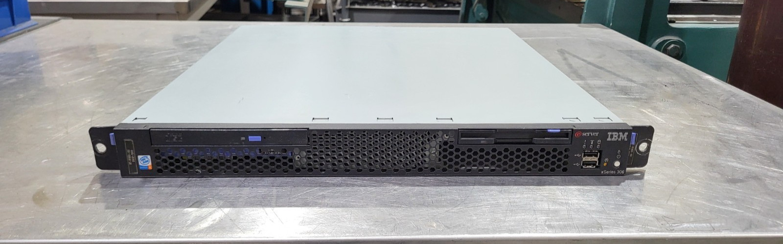 IBM eserver xSeries 306