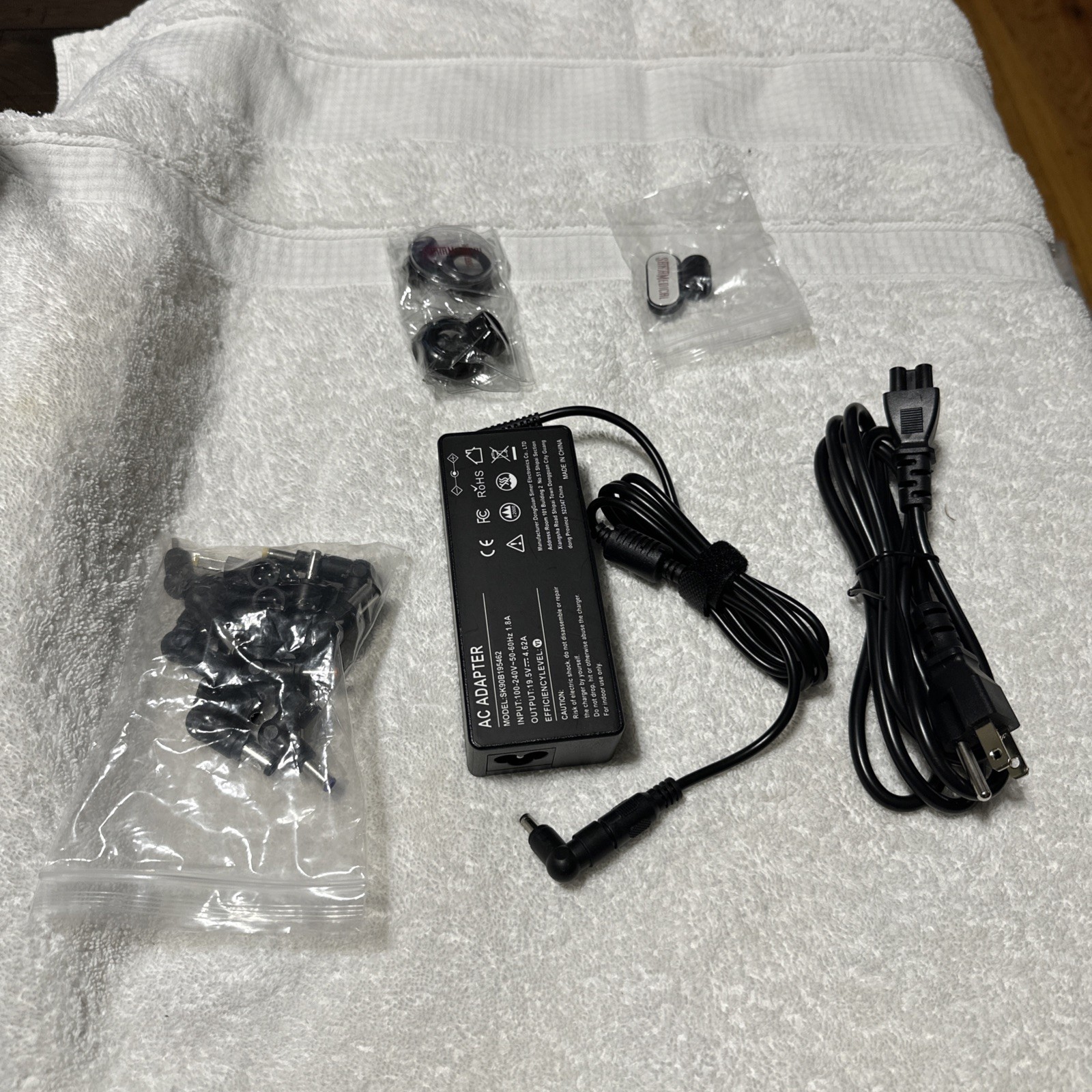 90W Universal AC Adapter Laptop Charger for Dell HP Acer 16 Tips