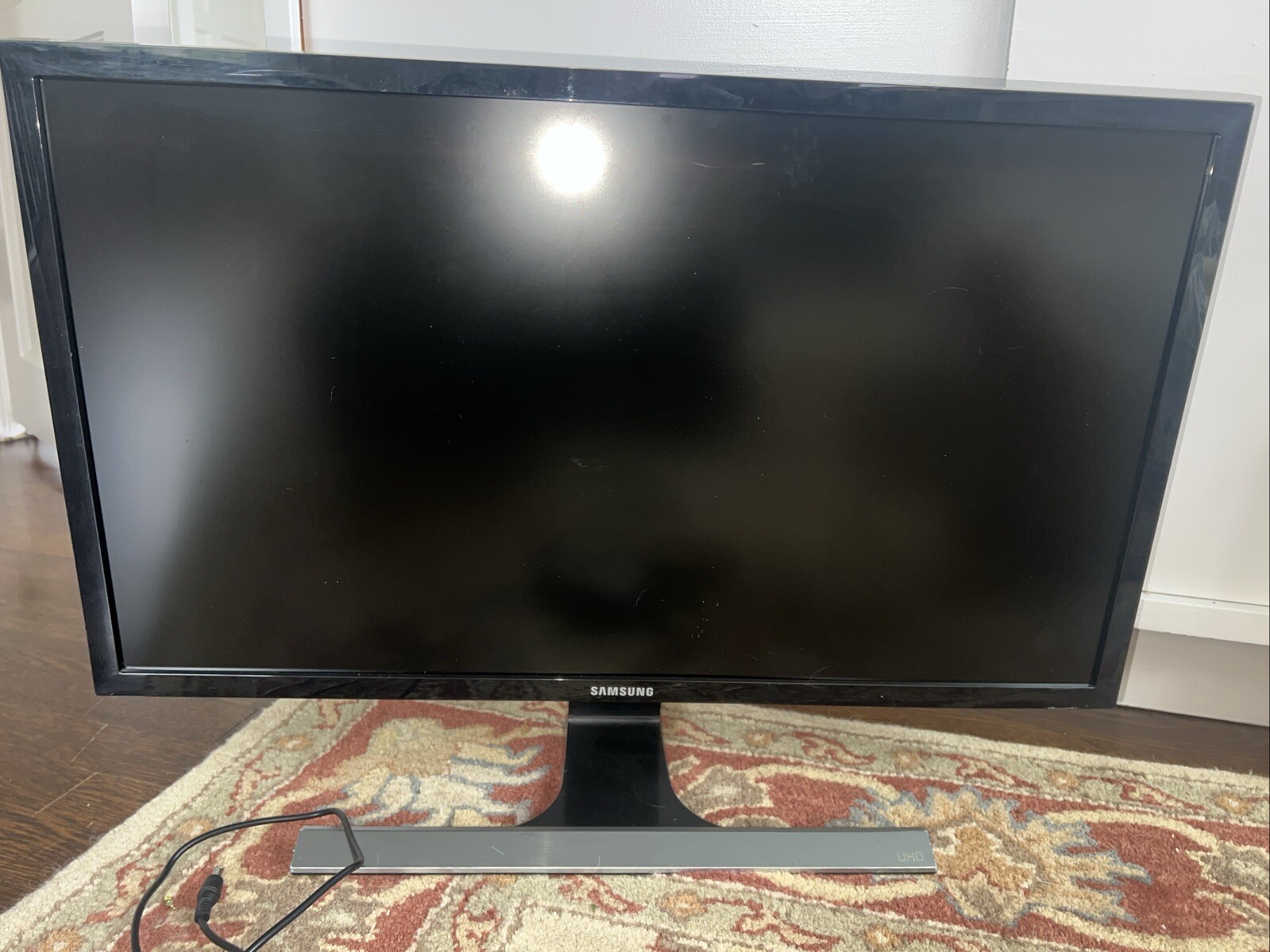Samsung UE590 28 inch Widescreen LED Monitor with Built in Speakers