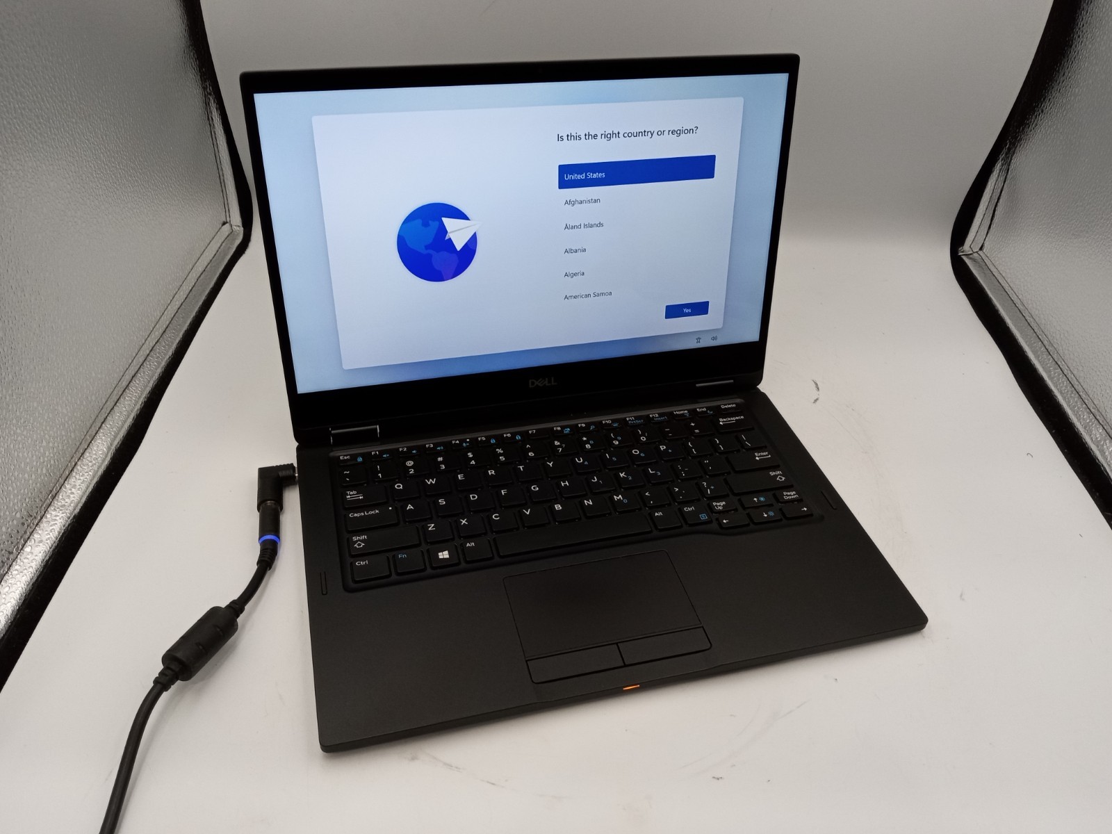 Dell Latitude 7390 2in1 13.3" Touchscreen i7-8650U 16GB 128GB Win11 - READ -RR