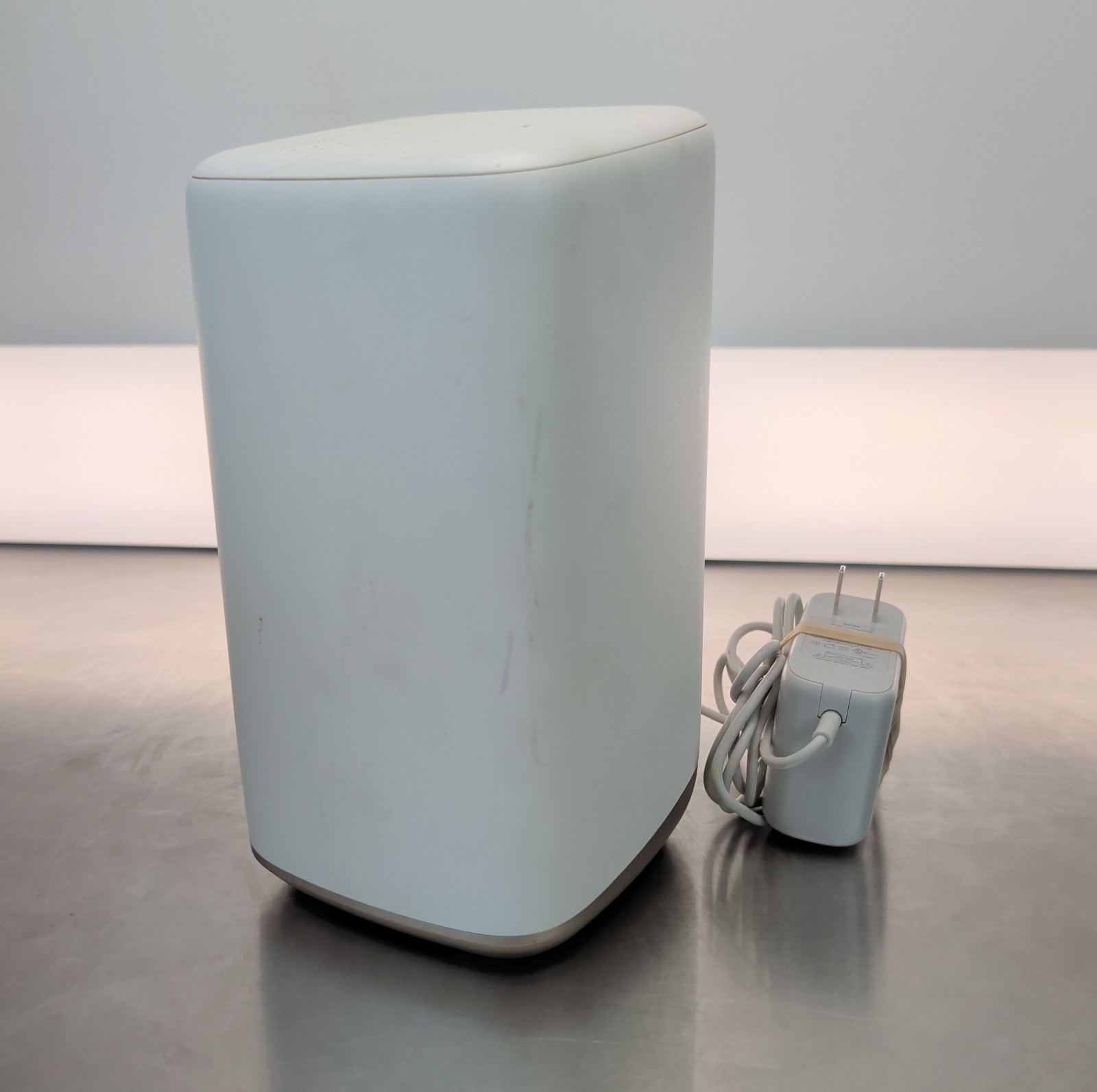 Xfinity XB8-T Wi-Fi 6E Gateway CGM4981COM Modem Router White w/Power Cord Tested