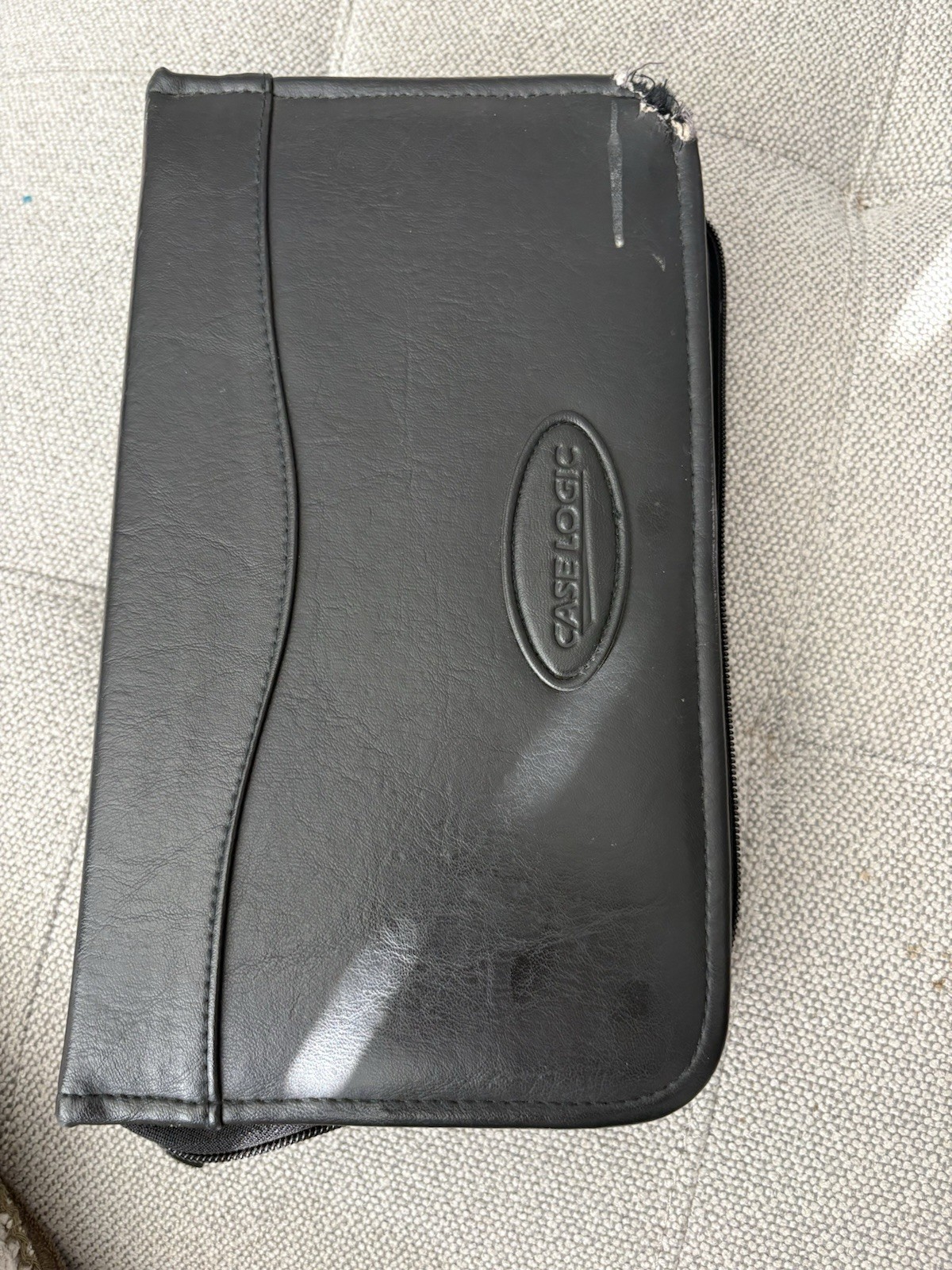 Vintage Case Logic CD storage case Black Faux Leather 64 CD capacity READ