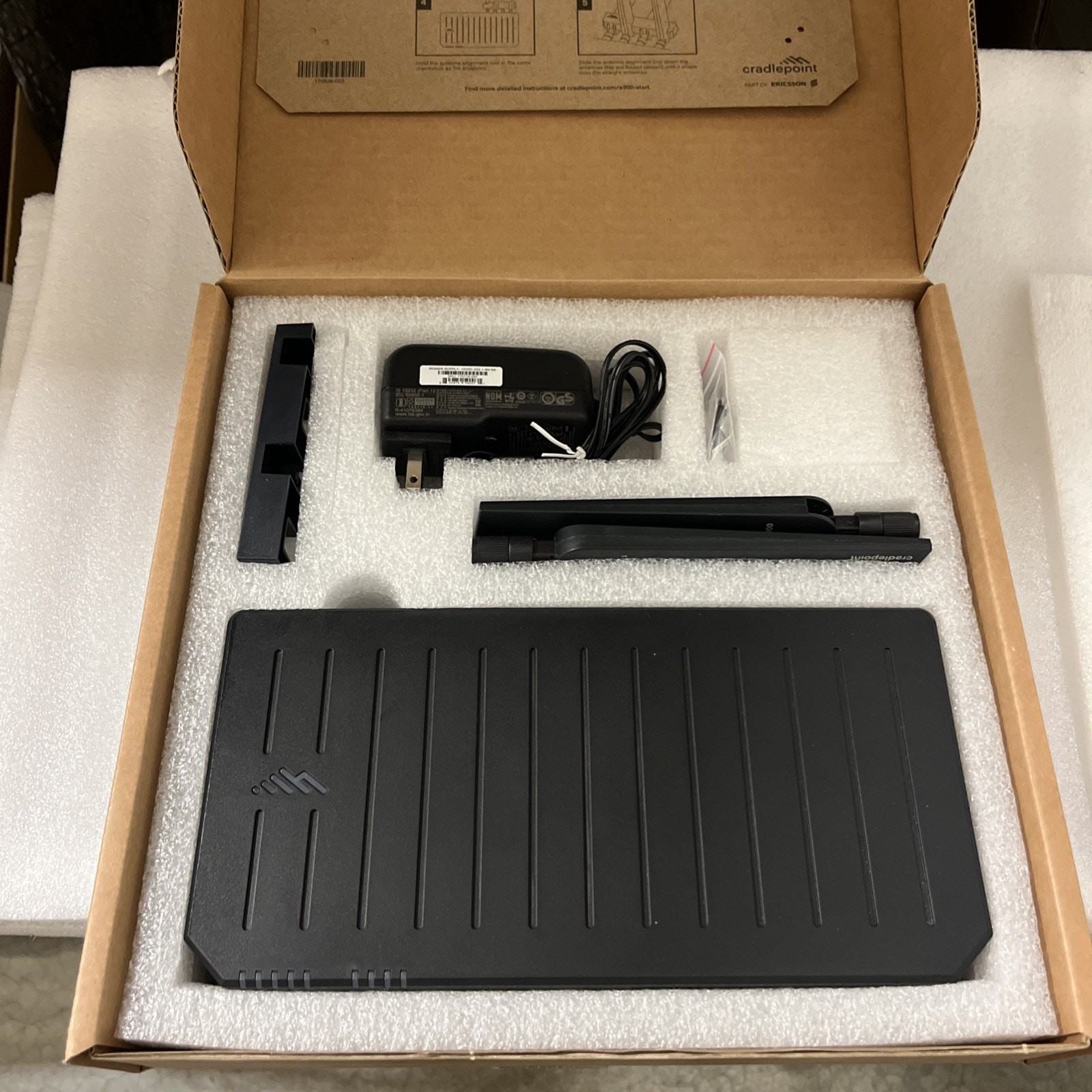 Cradlepoint E320-5GB Enterprice Router T-mobile Only - New/Open Box
