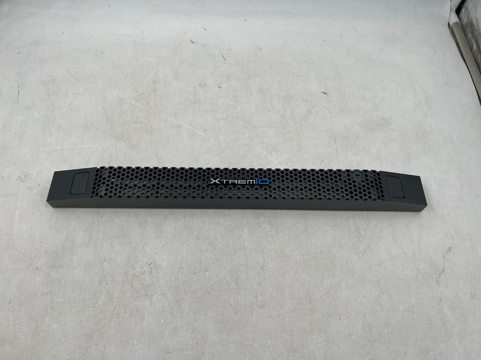 EMC XTREMIO 1U Locking Front Bezel | 100-586-301 