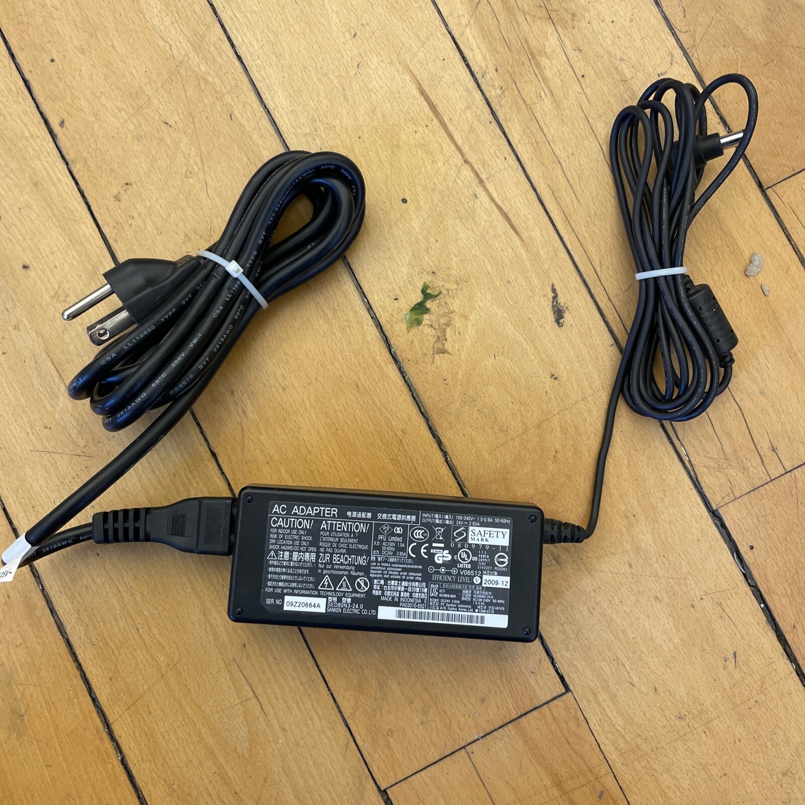 Fujitsu Siemens Sanken SED80N3-24 Notebook Laptop Power Supply Adapter AC/DC X 2
