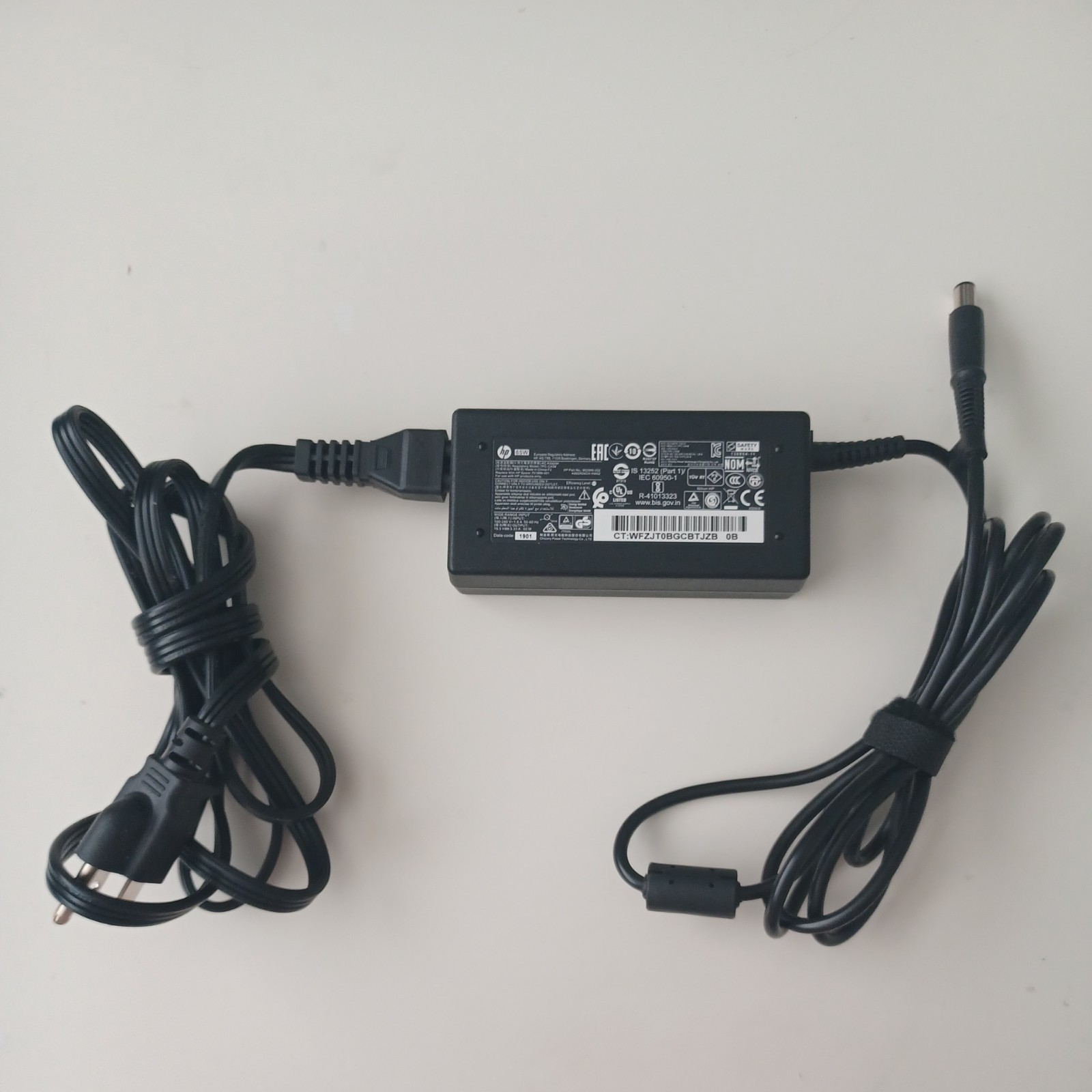 HP 902990-002 19.5V 3.33A 65W Genuine AC Power Adapter Charger