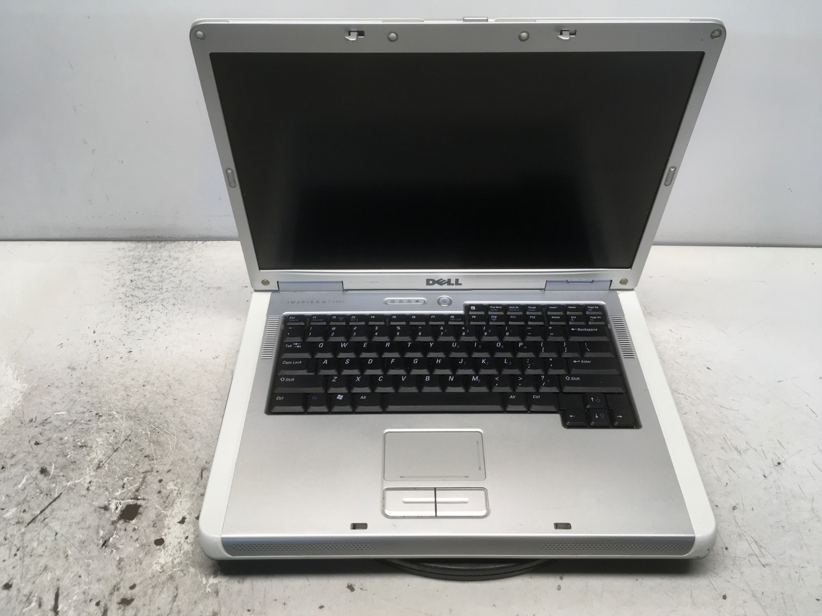 Dell Inspiron 1501 AMD Turion 64 MK-36 2GHz 2 GB NO HDD No Batt