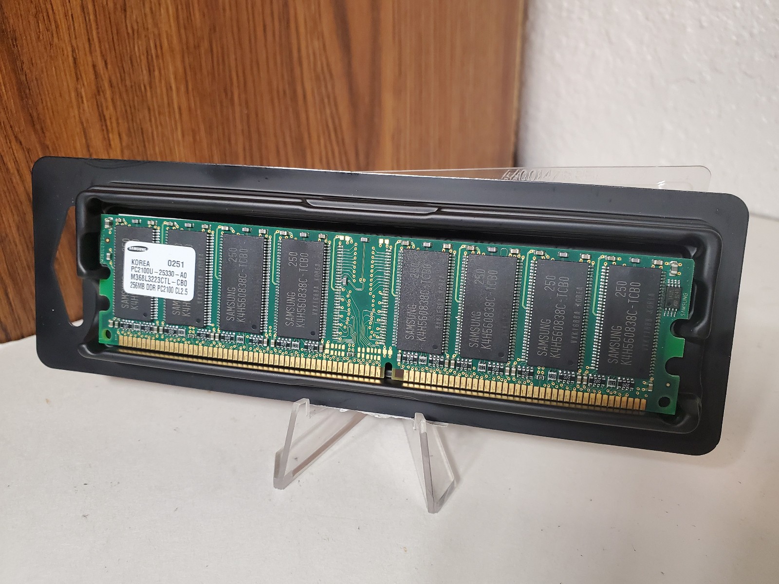 Samsung PC2100U-25330-A0 (256MB) DDR PC2100 CL2.5 PC Memory
