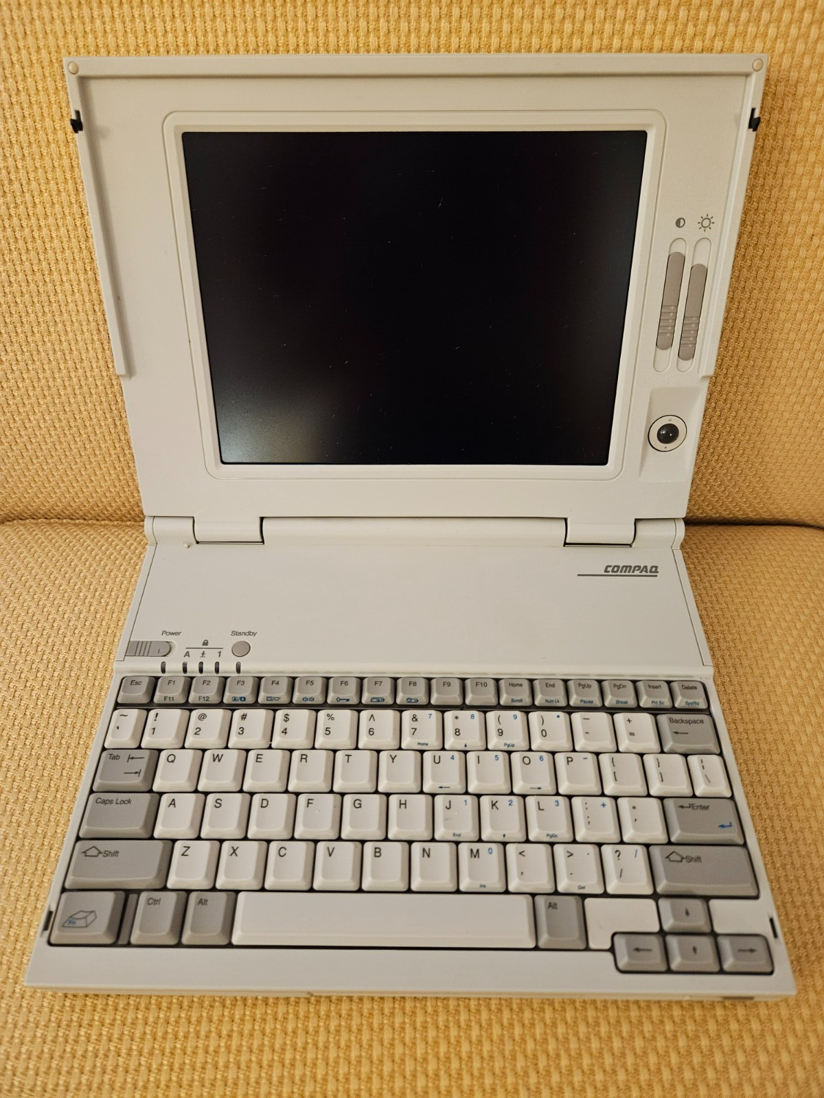 Classic Compaq LTE Lite 4/25c Laptop | Completely Untested