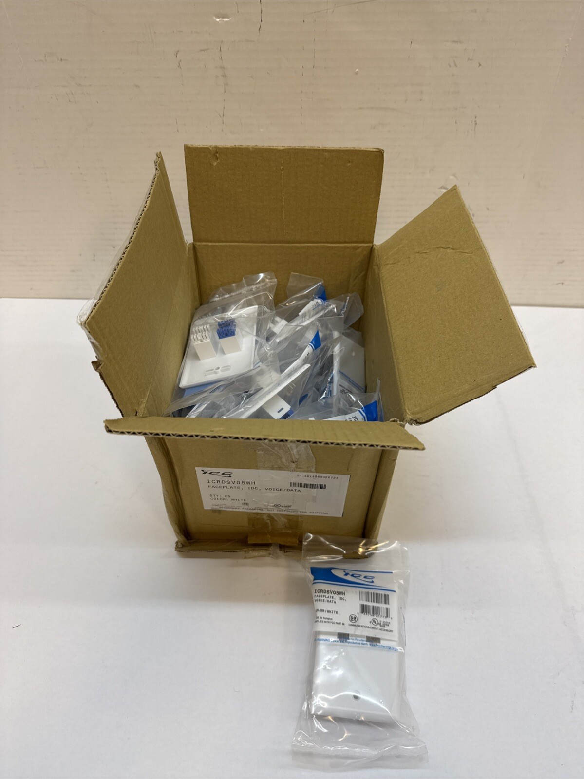 ICC Faceplate IDC ICRDSV05WH Qty 25