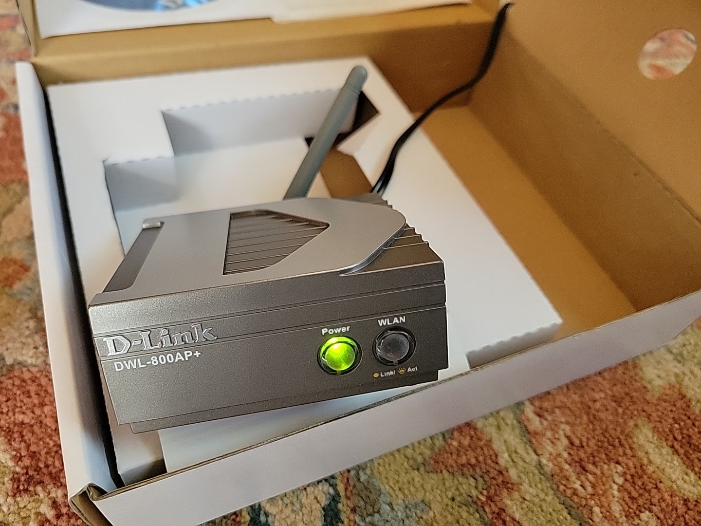 D-LINK DWL-800AP+  ENHANCED 2.4GHz WIRELESS RANGE EXTENDER~COMPLETE IN BOX~