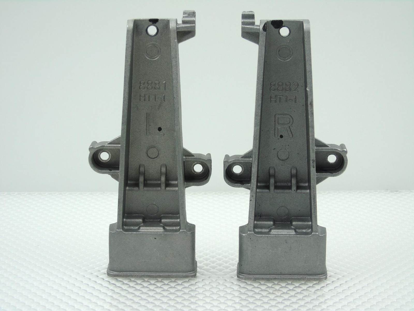 Genuine Hisense 65U8H  U8H 65"  4K TV Legs Support Bracket  L+ R - 8881, 8882