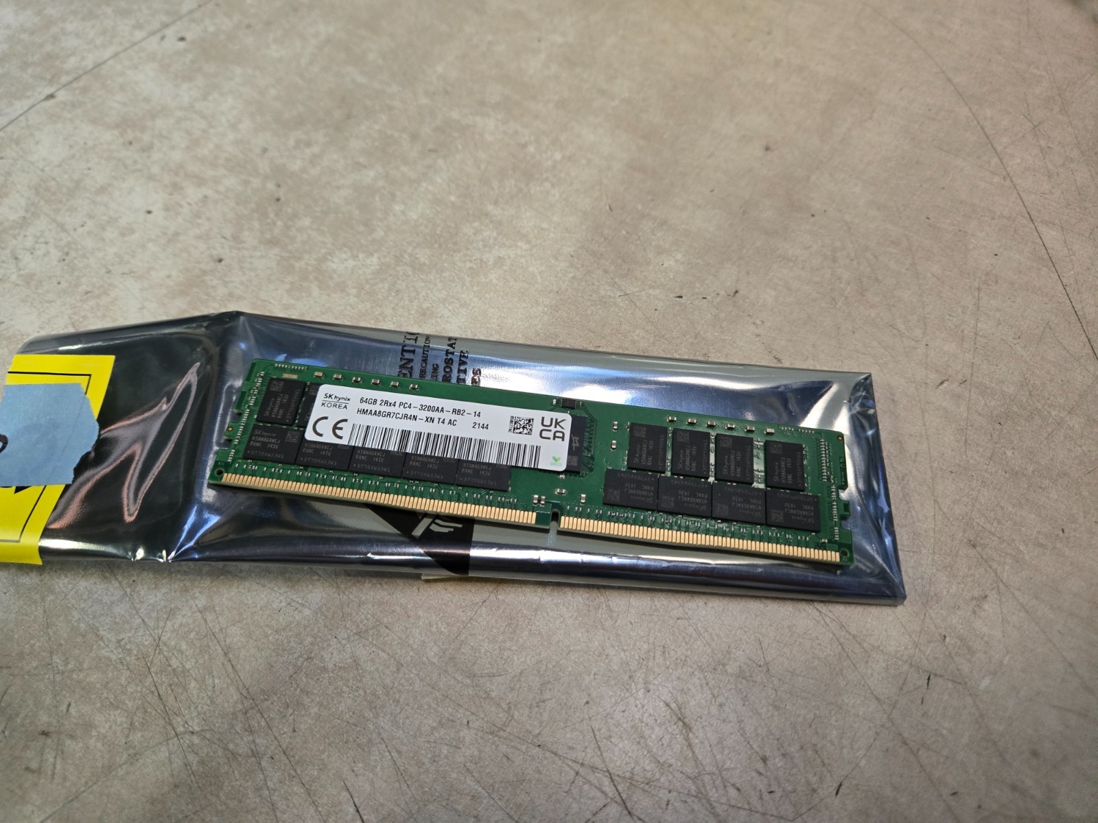 READ SK HYNIX 64GB PC4 DDR4 3200MHz ECC 2Rx4 SERVER Memory RAM HMAA8GR7CJR4N-XN