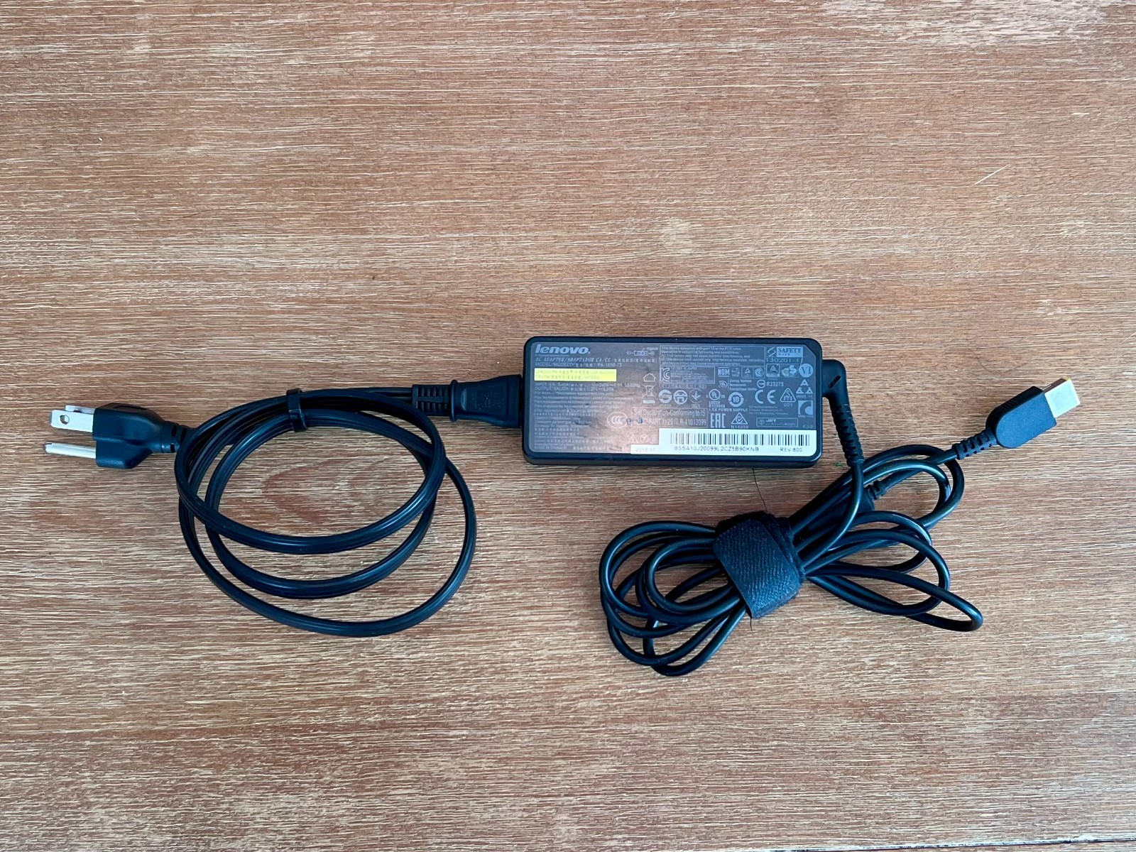 LENOVO PA-1650-72 20V 3.25A 65W Genuine Original AC Power Adapter Charger
