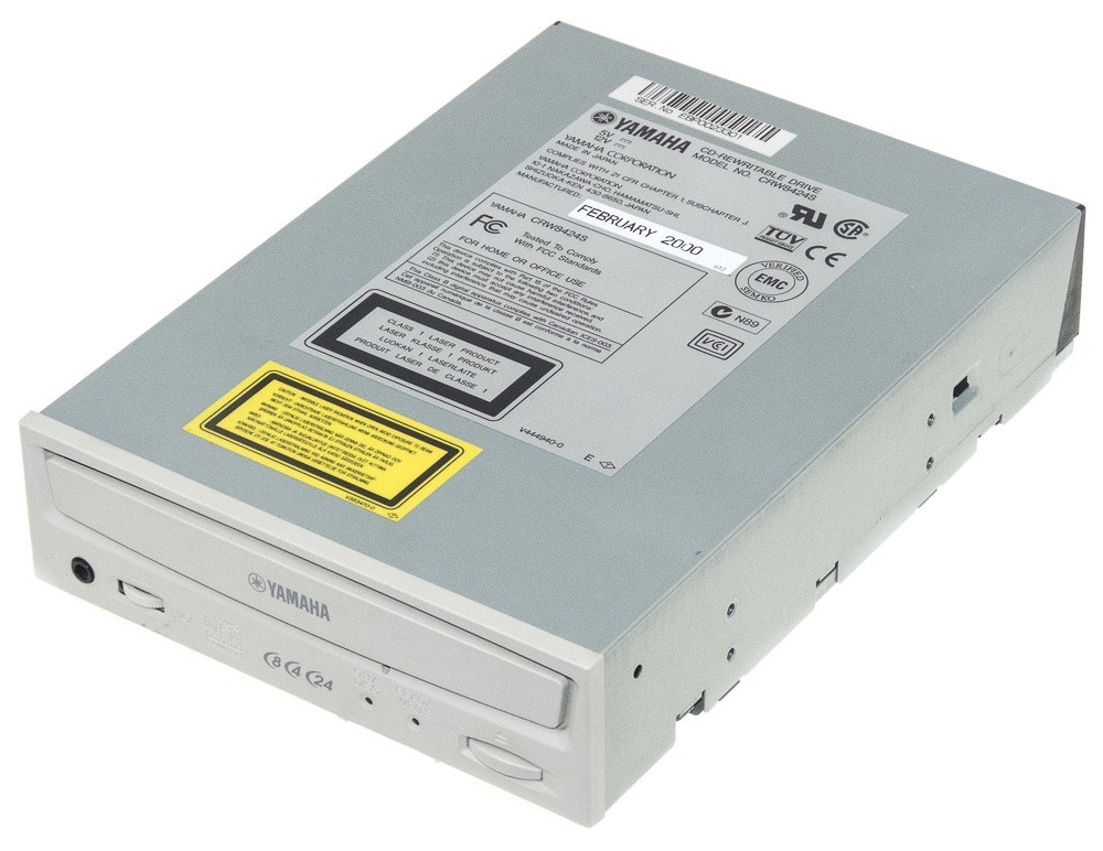Yamaha CRW8424S 50-PIN SCSI CD-RW 8x/4x/24x