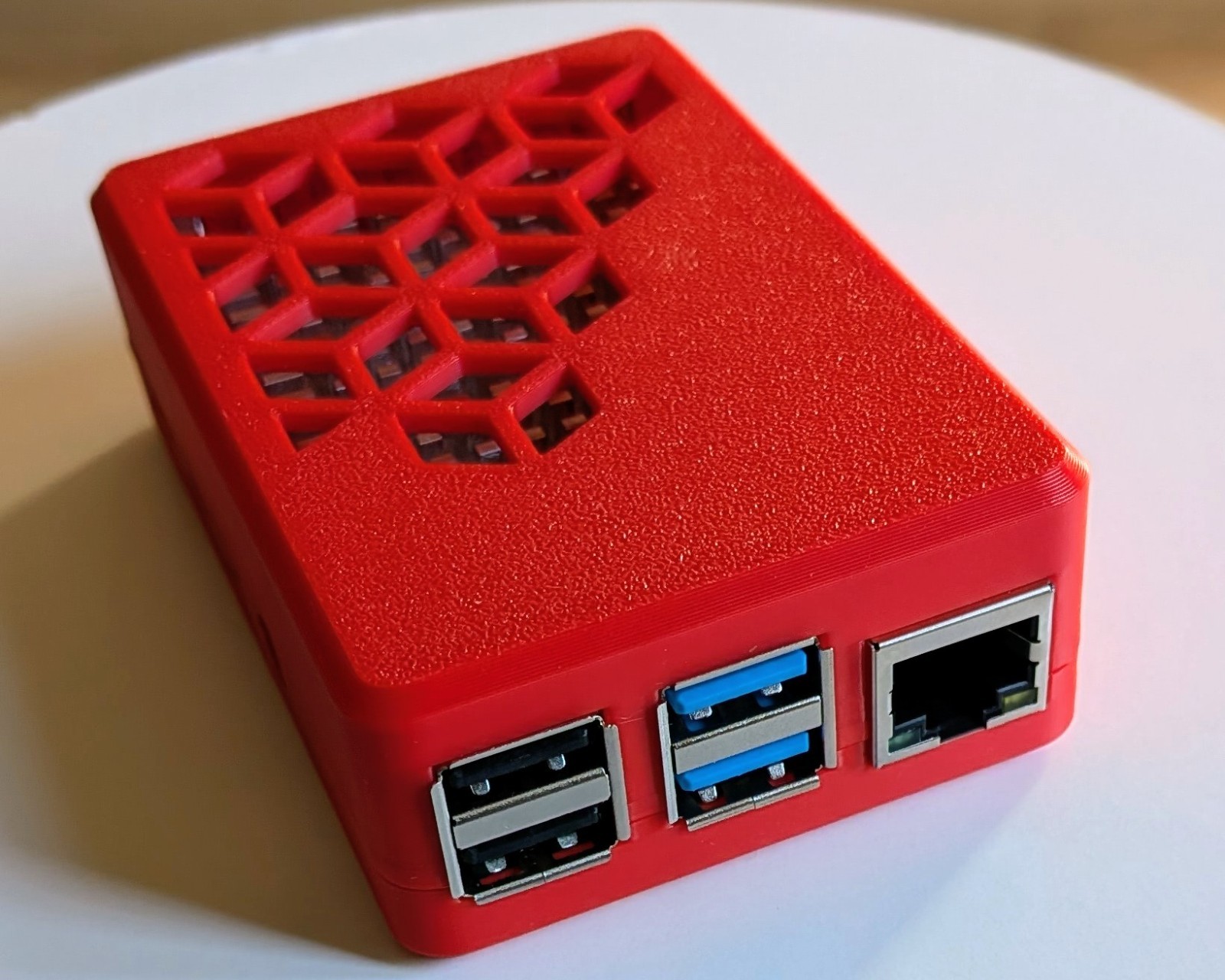 Raspberry pi 4 4GB - 3D printed case - RED - Free S/H