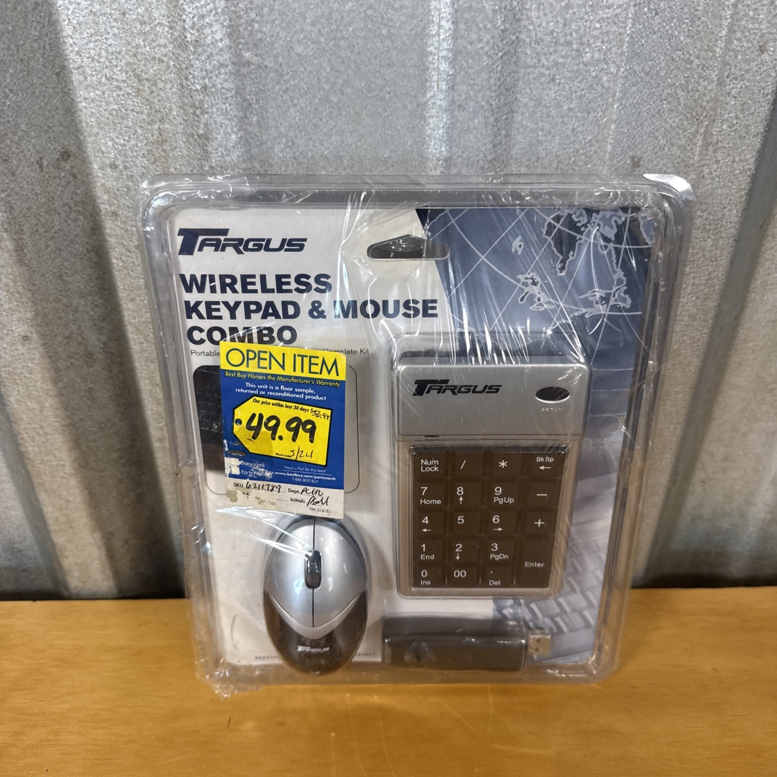 Targus PAKP003U Wireless Keypad Mouse Combo Vintage Open Box, Old Stock Untested